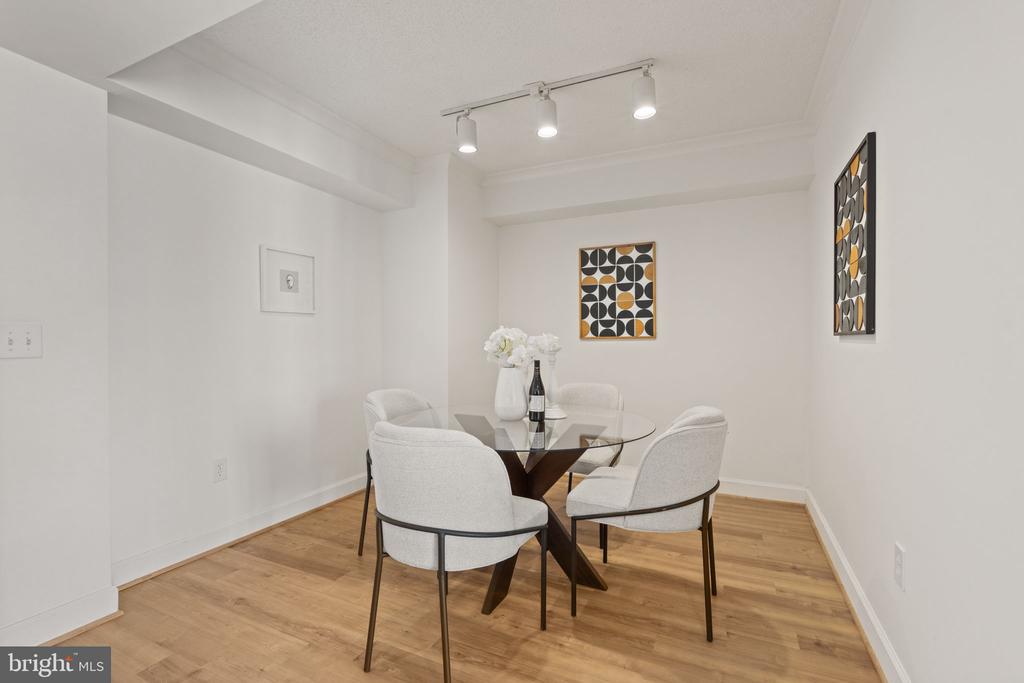 1220 N FILLMORE STREET Unit: 606