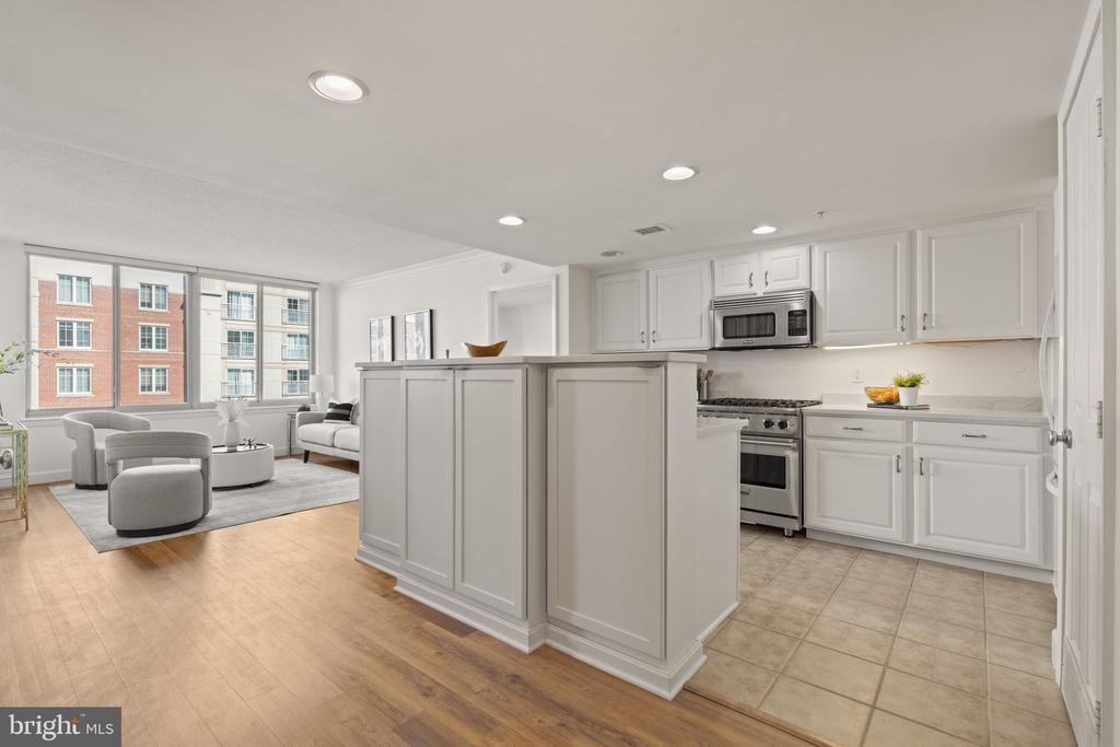 1220 N FILLMORE STREET Unit: 606