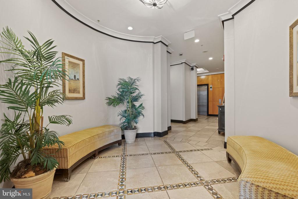 1220 N FILLMORE STREET Unit: 606
