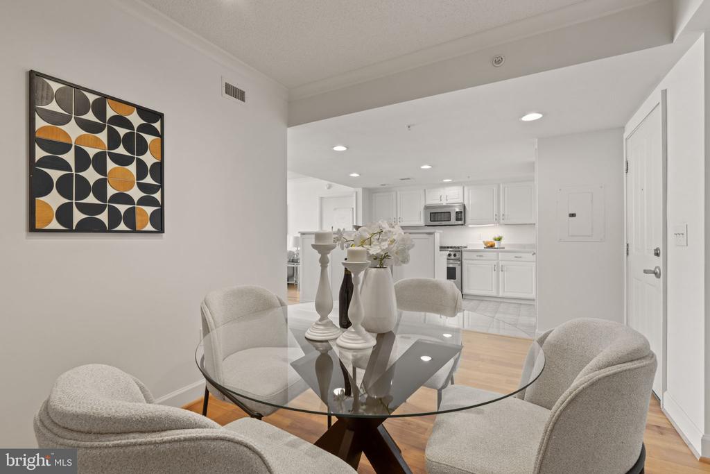 1220 N FILLMORE STREET Unit: 606
