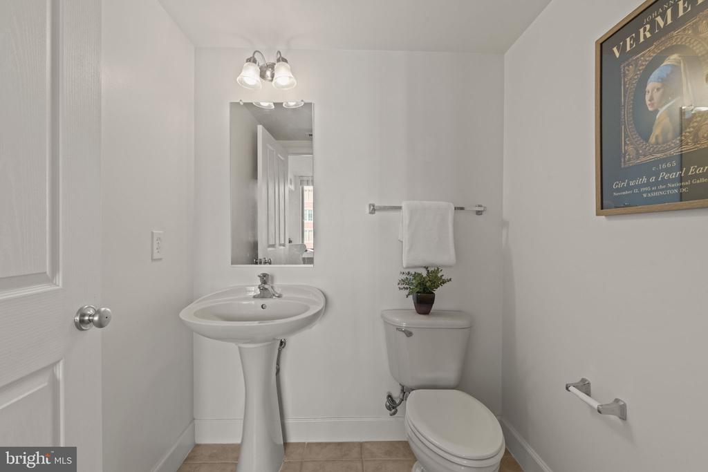 1220 N FILLMORE STREET Unit: 606