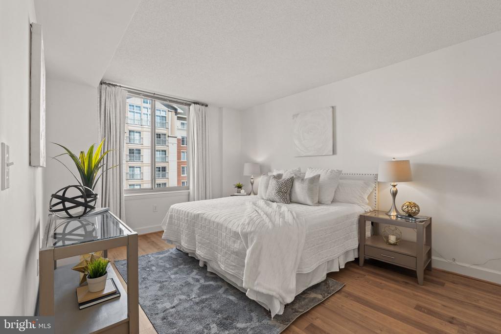 1220 N FILLMORE STREET Unit: 606