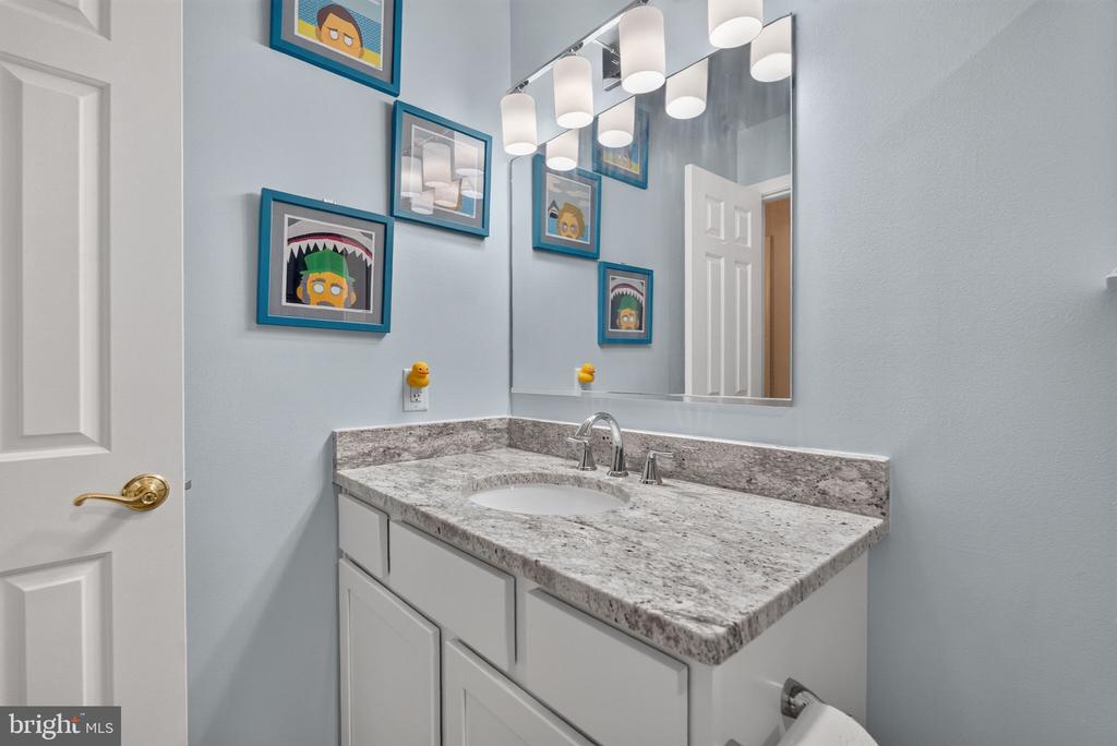 2050 N CALVERT STREET Unit: 404
