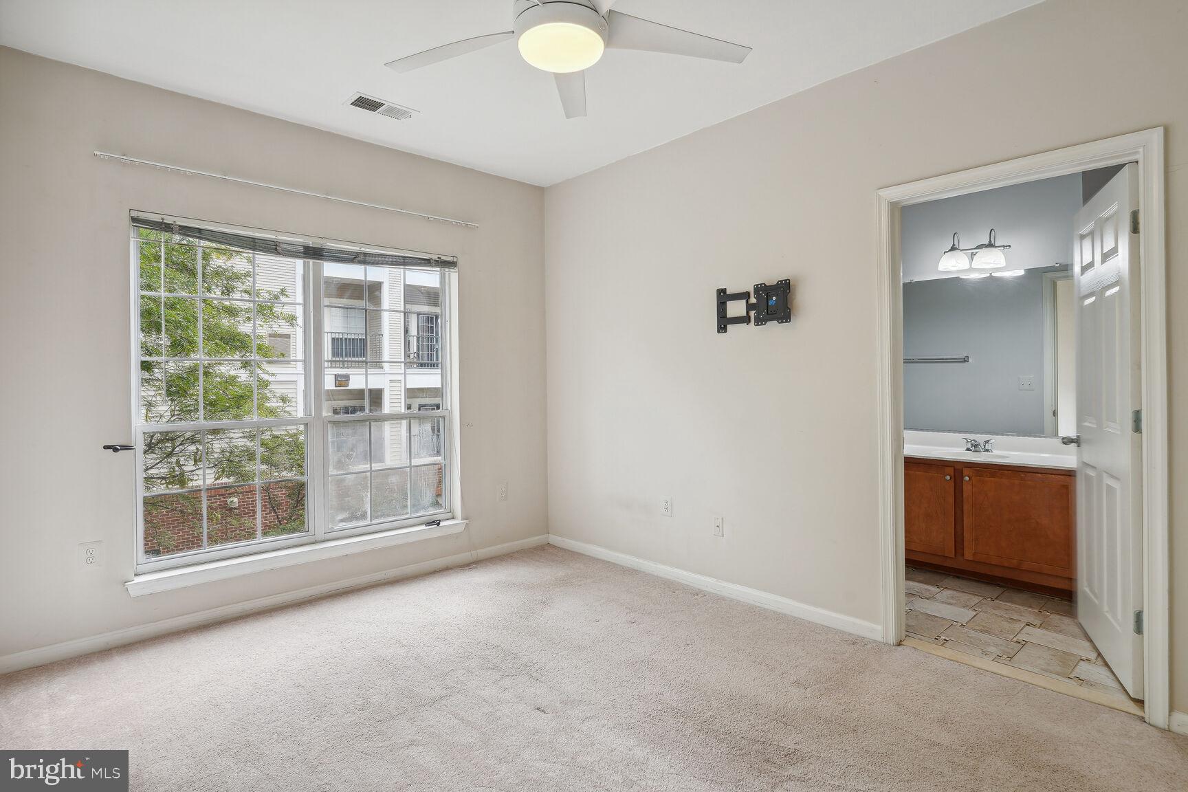 4862 Eisenhower Ave #274