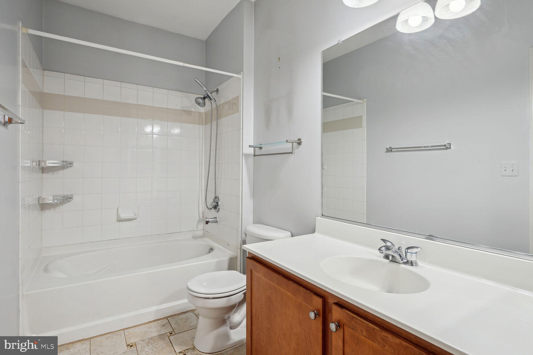 4862 Eisenhower Ave #274
