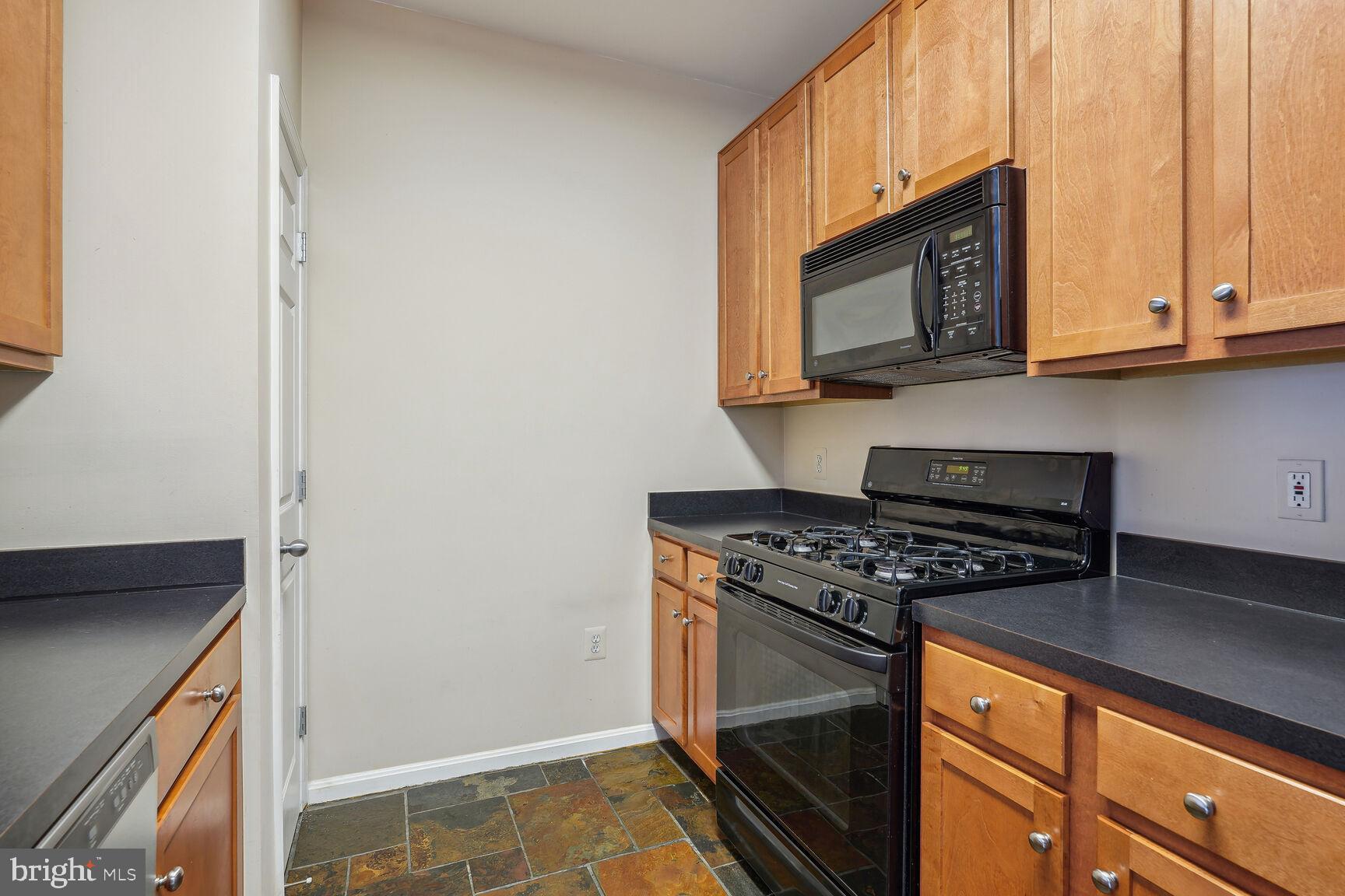 4862 Eisenhower Ave #274