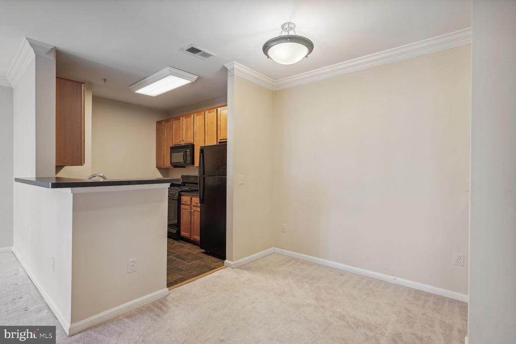 4862 Eisenhower Ave #274