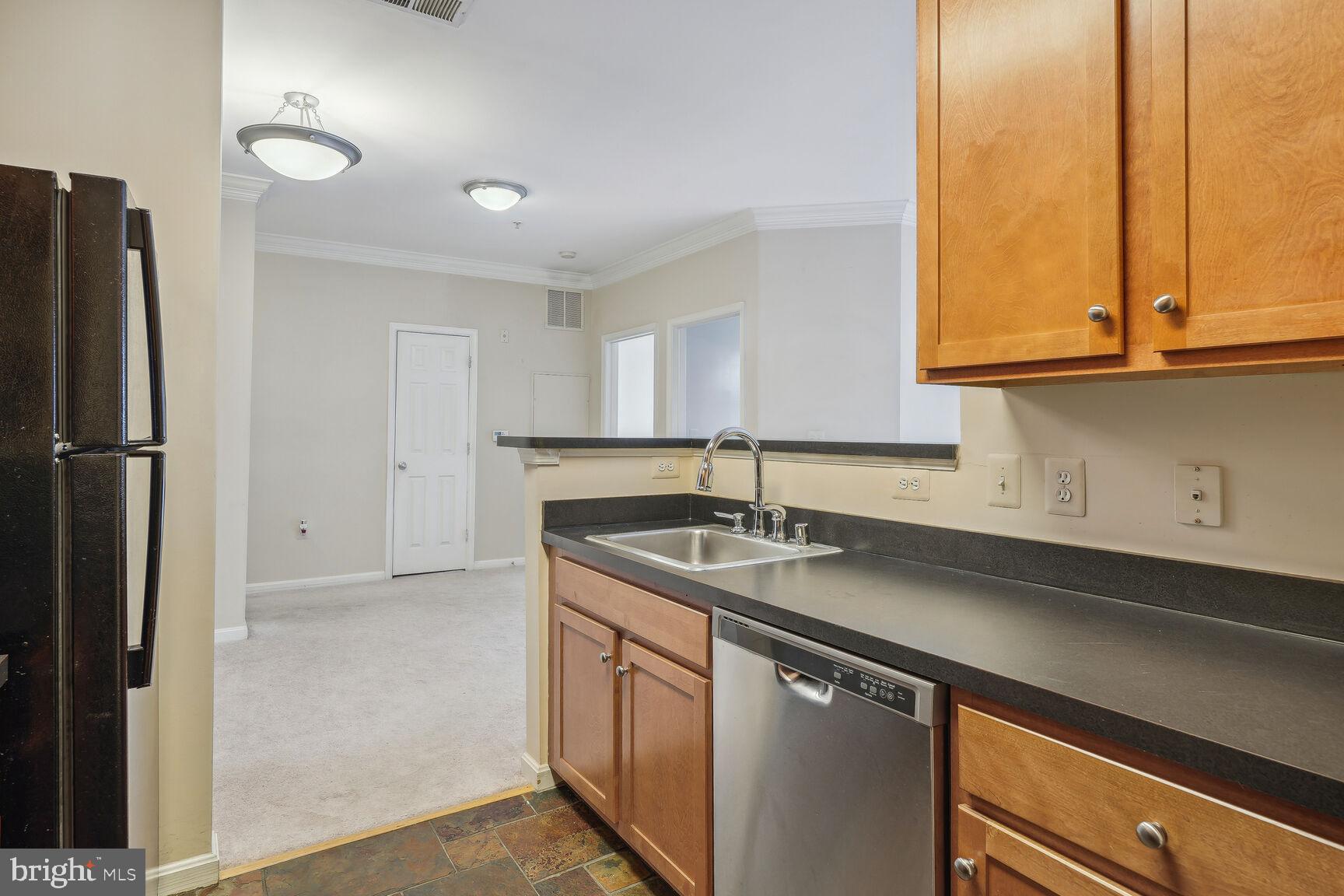4862 Eisenhower Ave #274