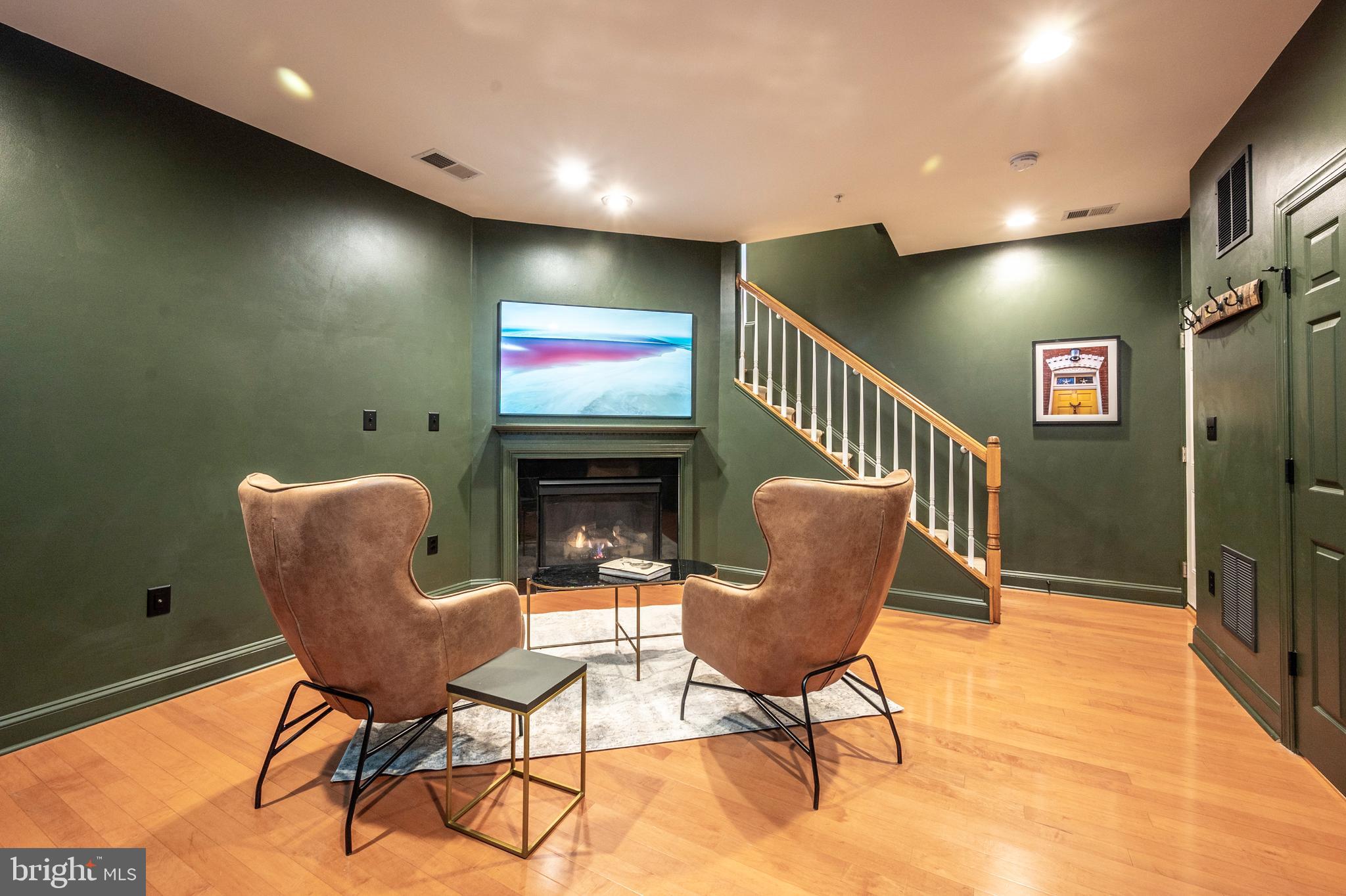 3517 Goddard Way