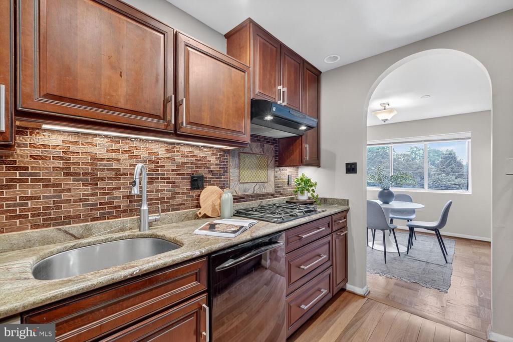 200 N MAPLE AVENUE 302