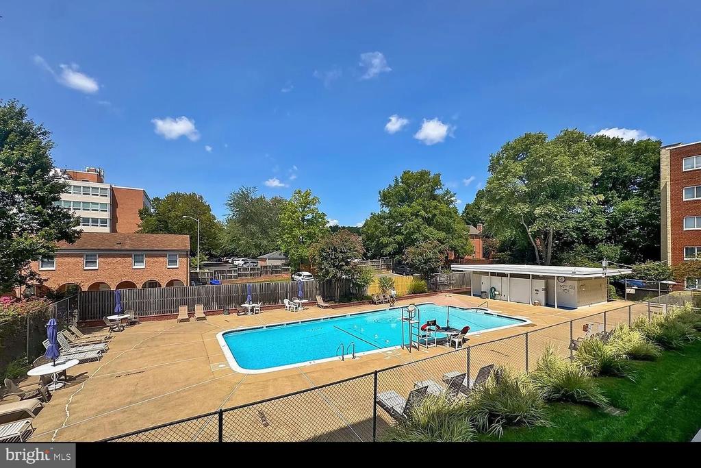 200 N MAPLE AVENUE 302