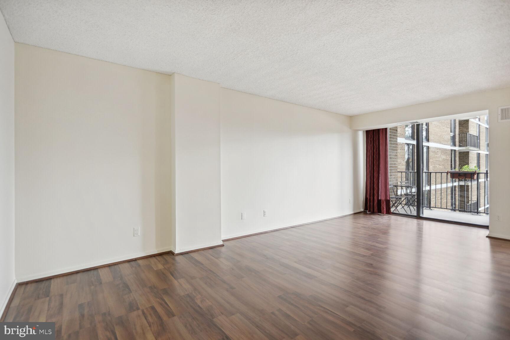 2311 Pimmit Dr #301