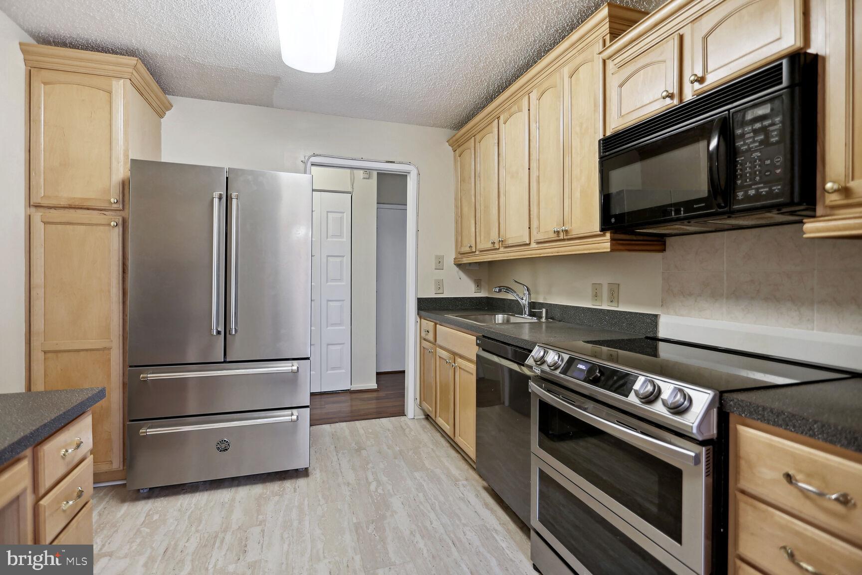 2311 Pimmit Dr #301