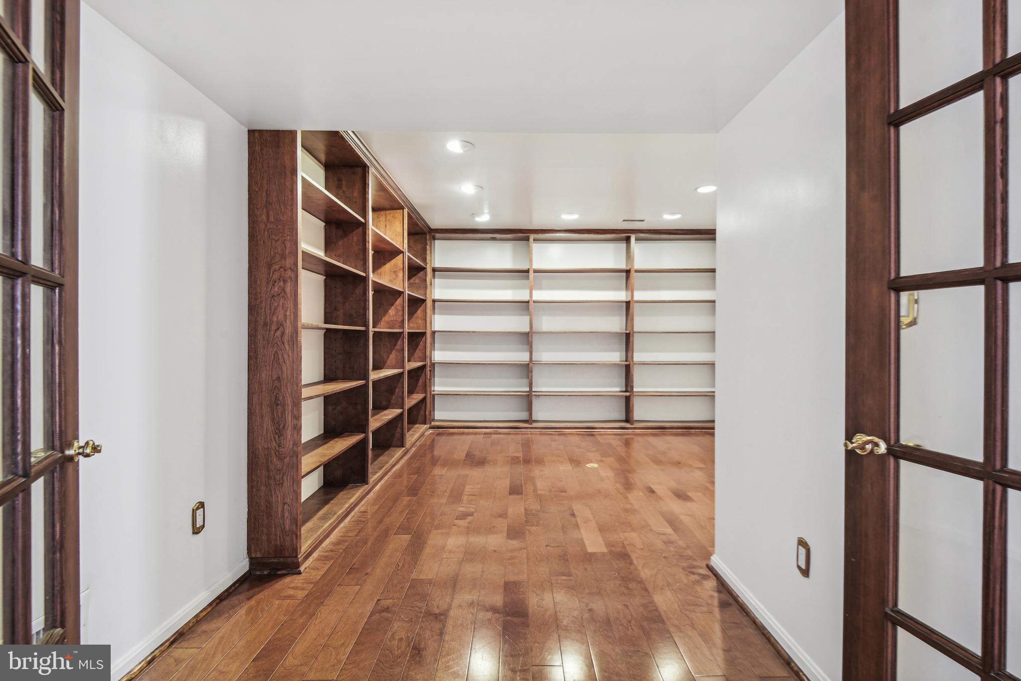 1081 Old Cedar Rd