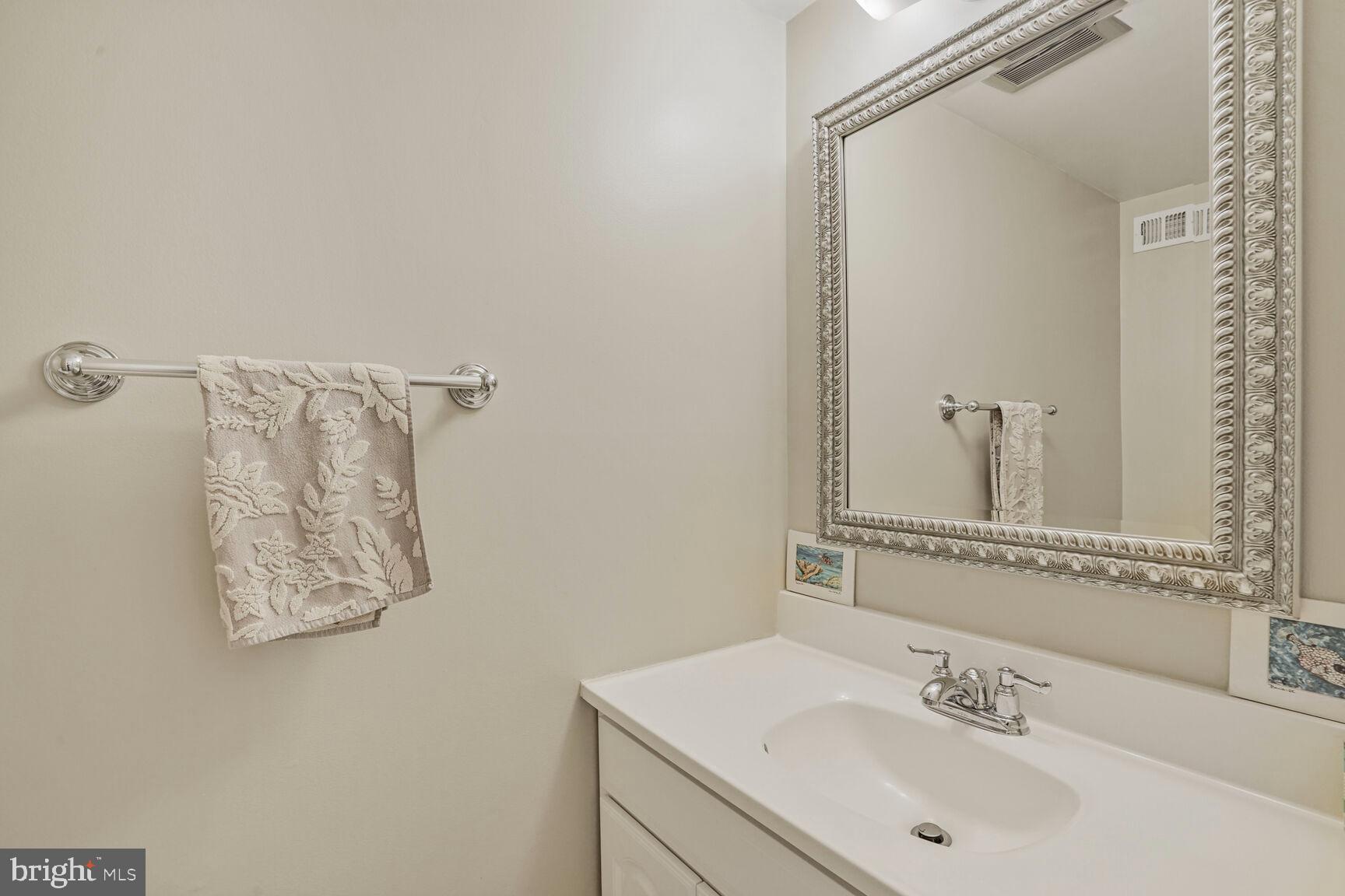 1533 Candlewick Ct