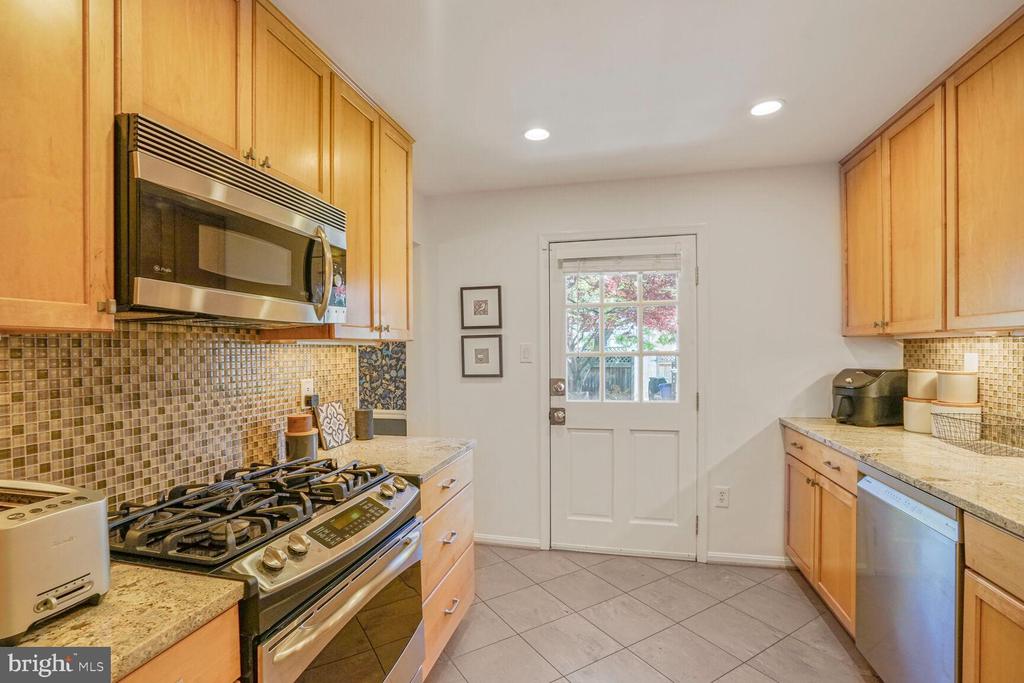 1533 Candlewick Ct
