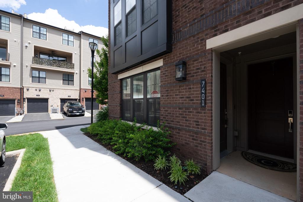 7401 Backett Wood Ter #1301