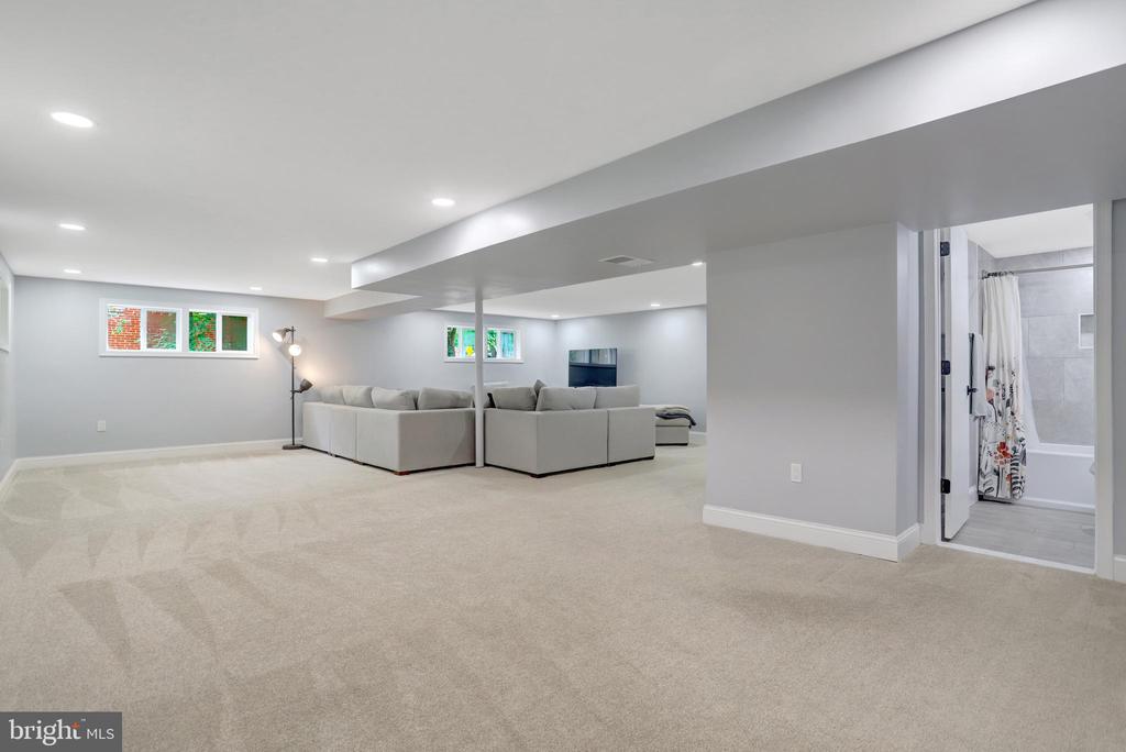 5418 INVERCHAPEL ROAD