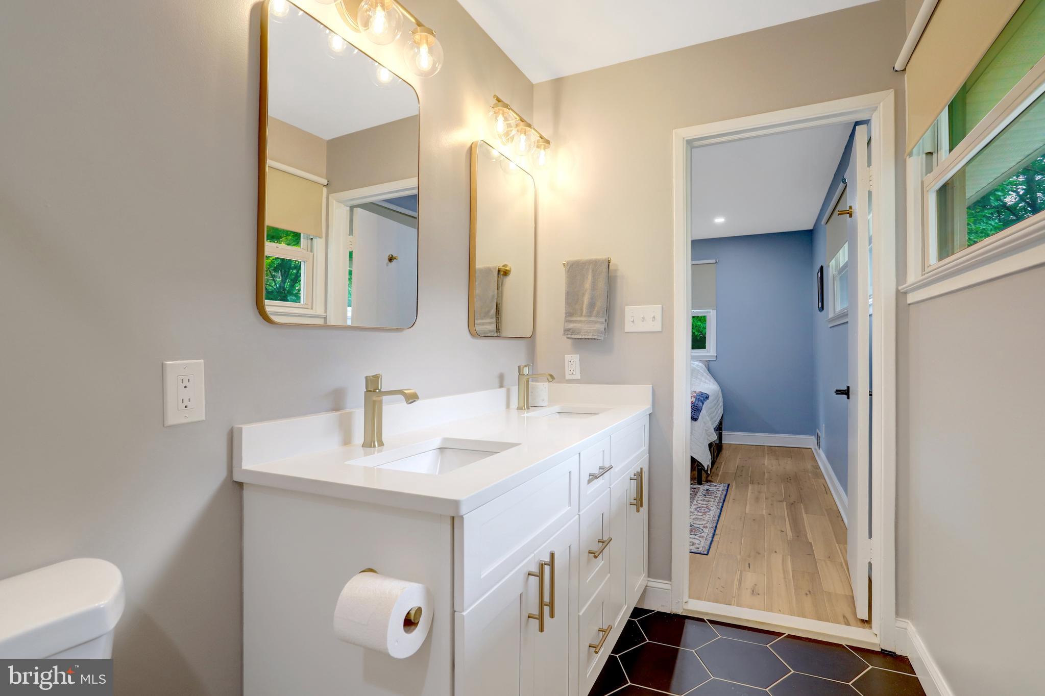 5418 INVERCHAPEL ROAD