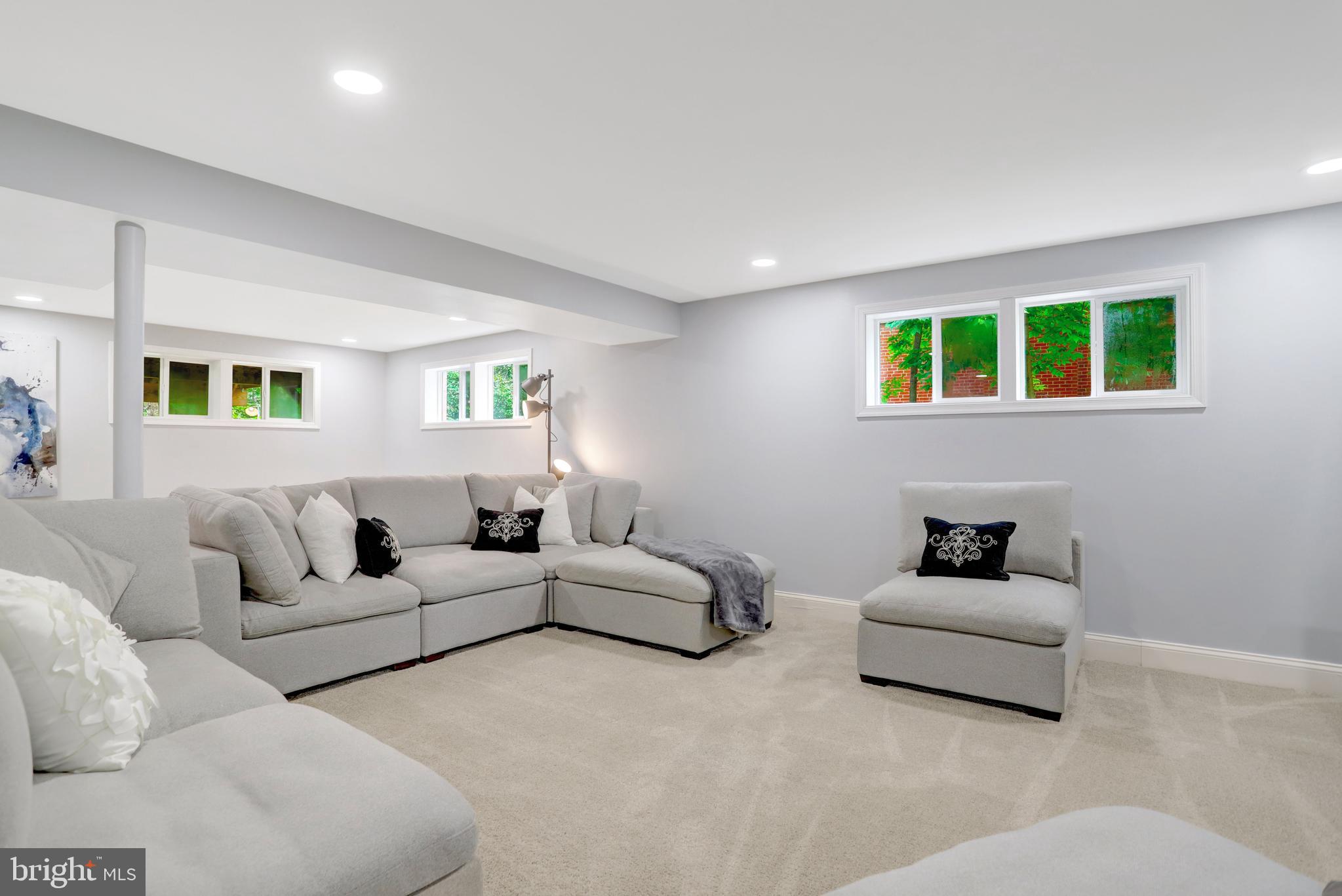 5418 INVERCHAPEL ROAD