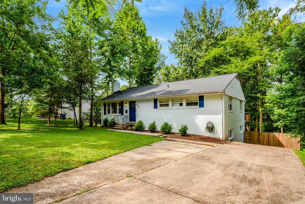 5418 INVERCHAPEL ROAD