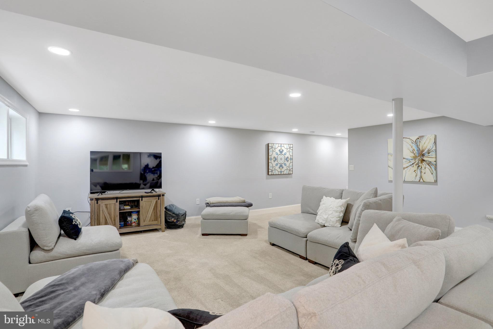 5418 INVERCHAPEL ROAD