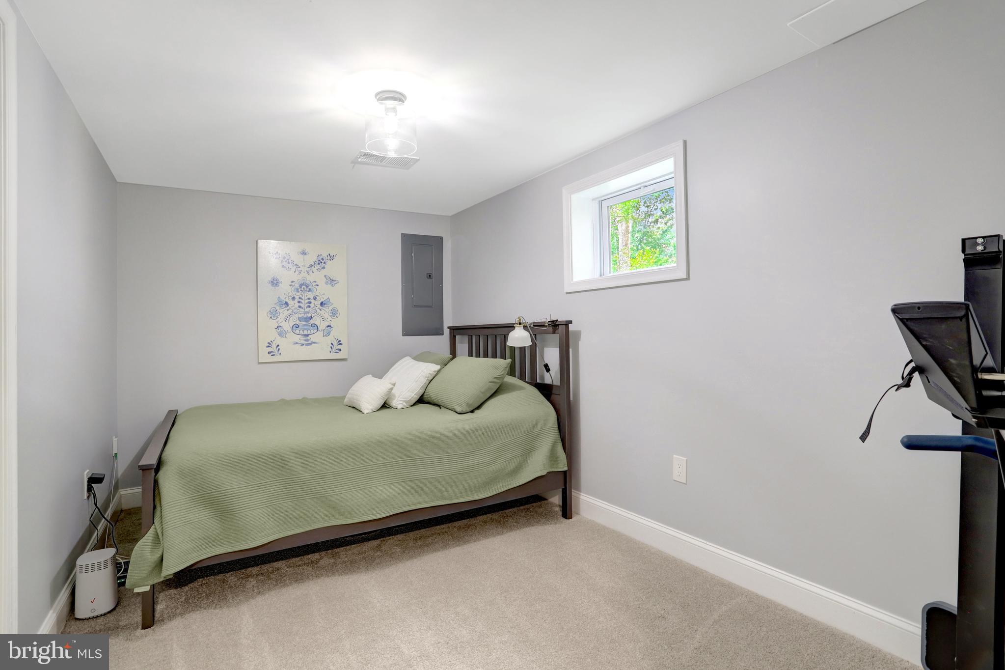 5418 INVERCHAPEL ROAD