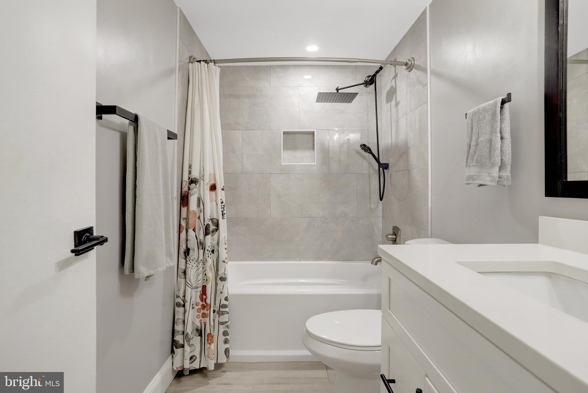 5418 INVERCHAPEL ROAD