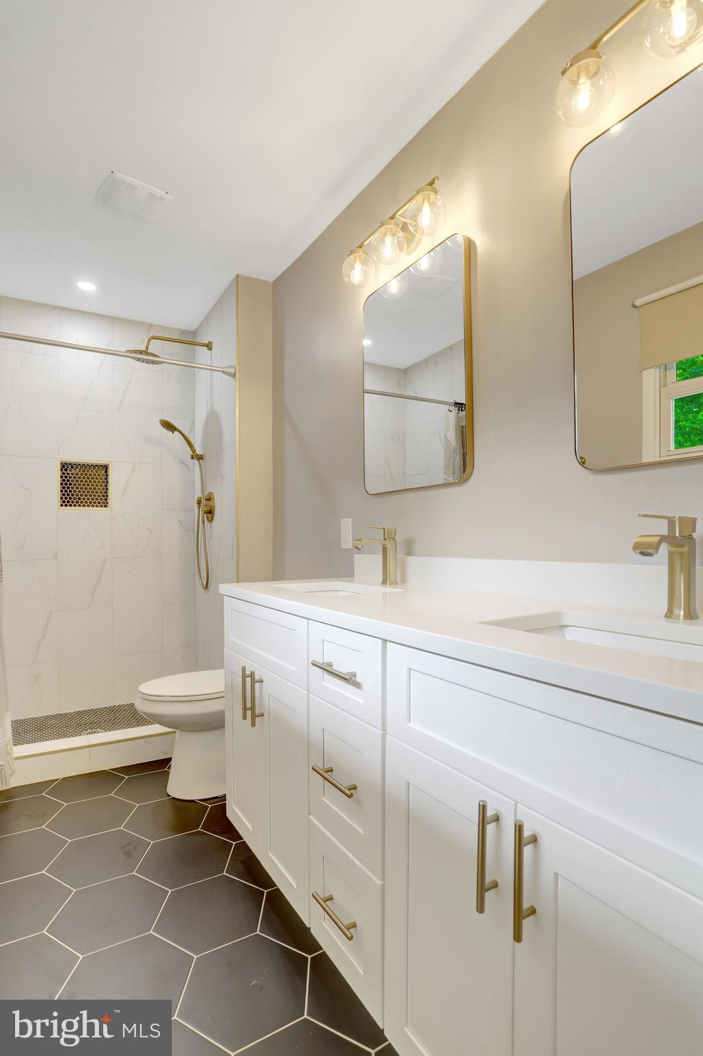 5418 INVERCHAPEL ROAD