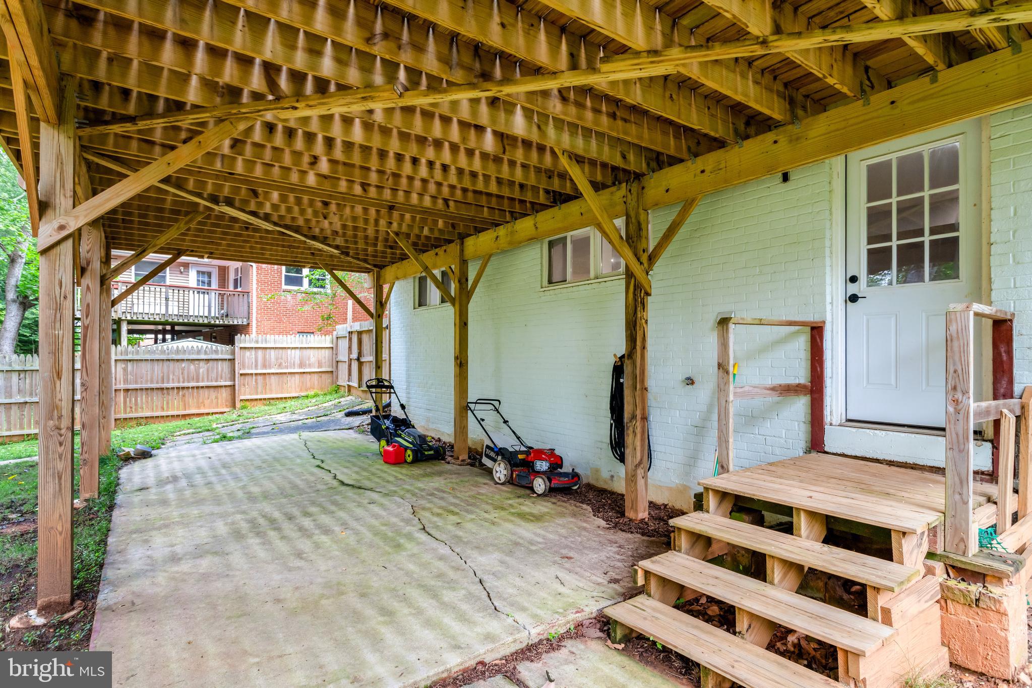 5418 INVERCHAPEL ROAD