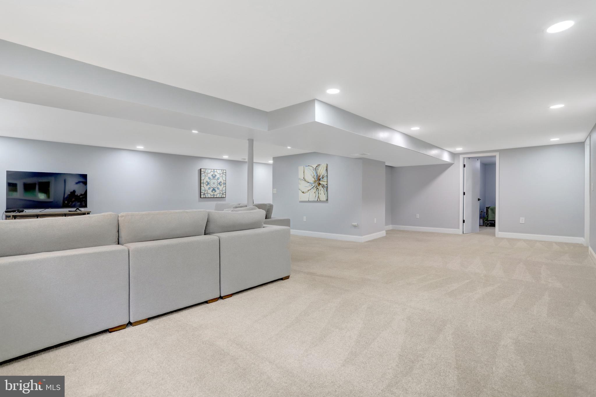 5418 INVERCHAPEL ROAD