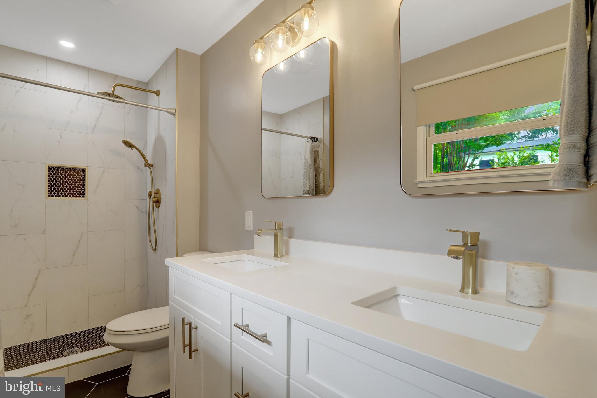 5418 INVERCHAPEL ROAD