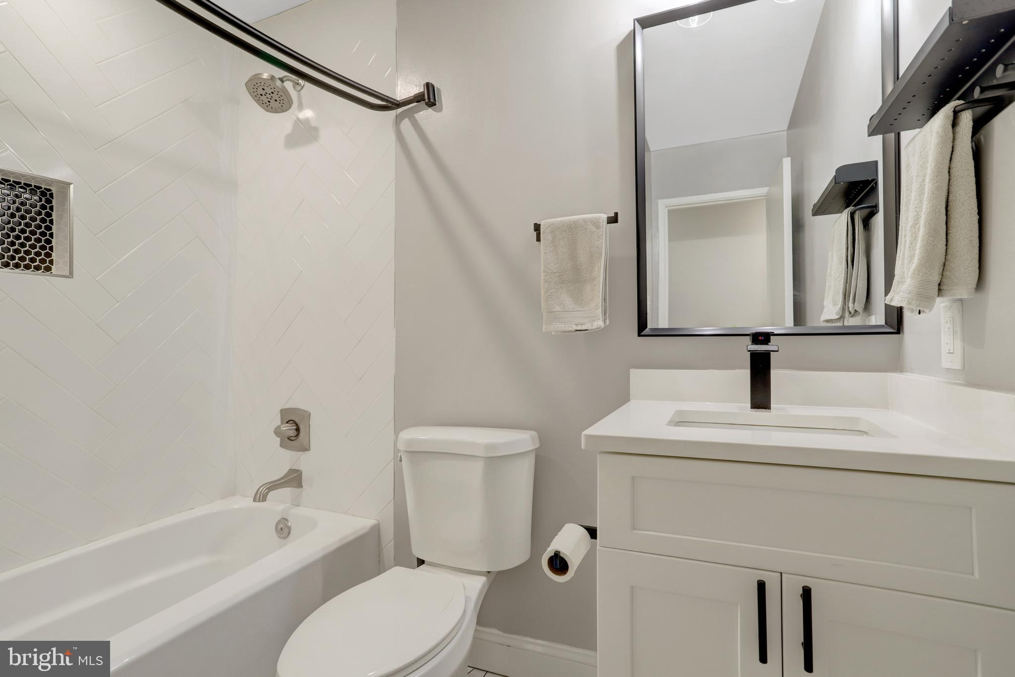 5418 INVERCHAPEL ROAD