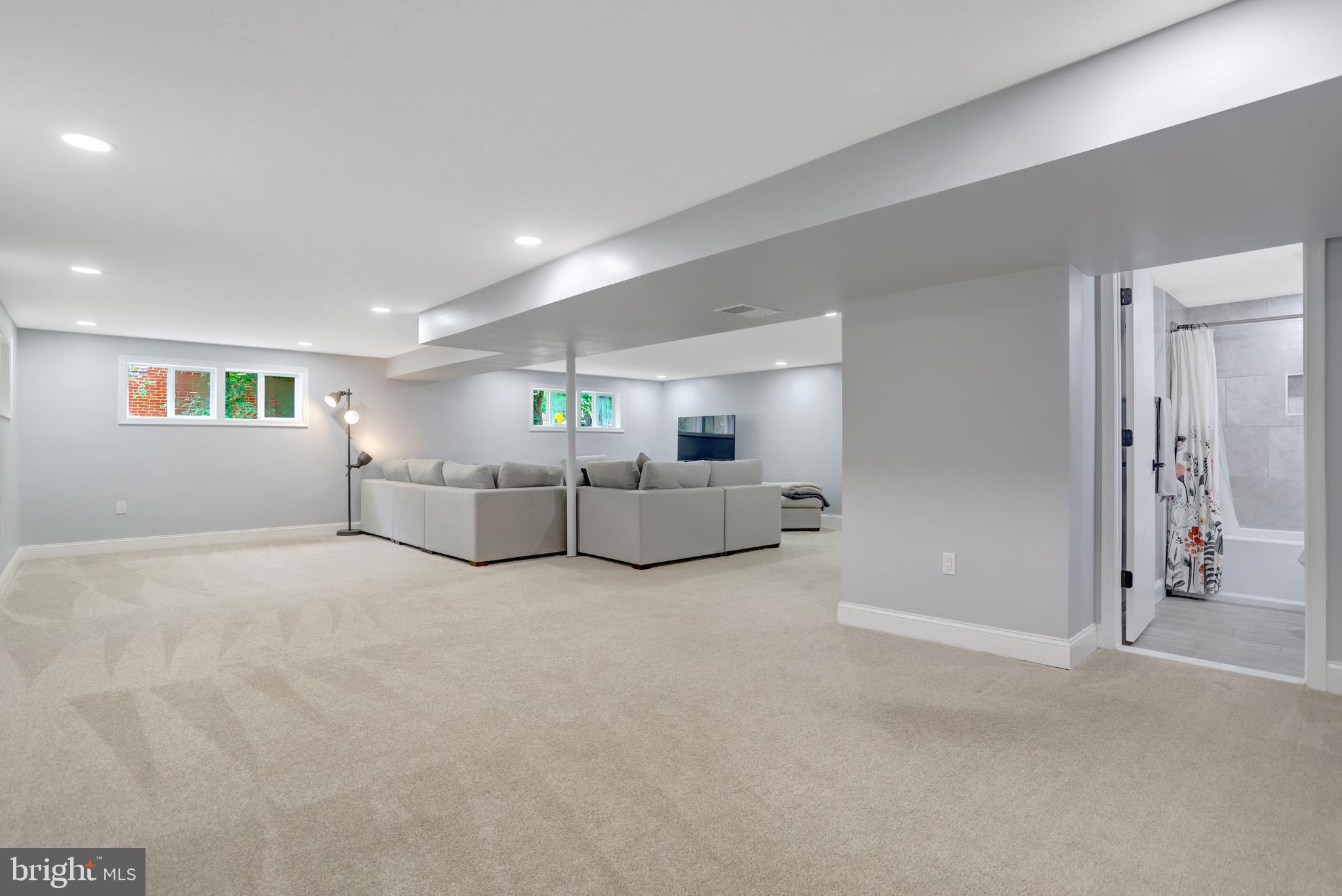 5418 INVERCHAPEL ROAD