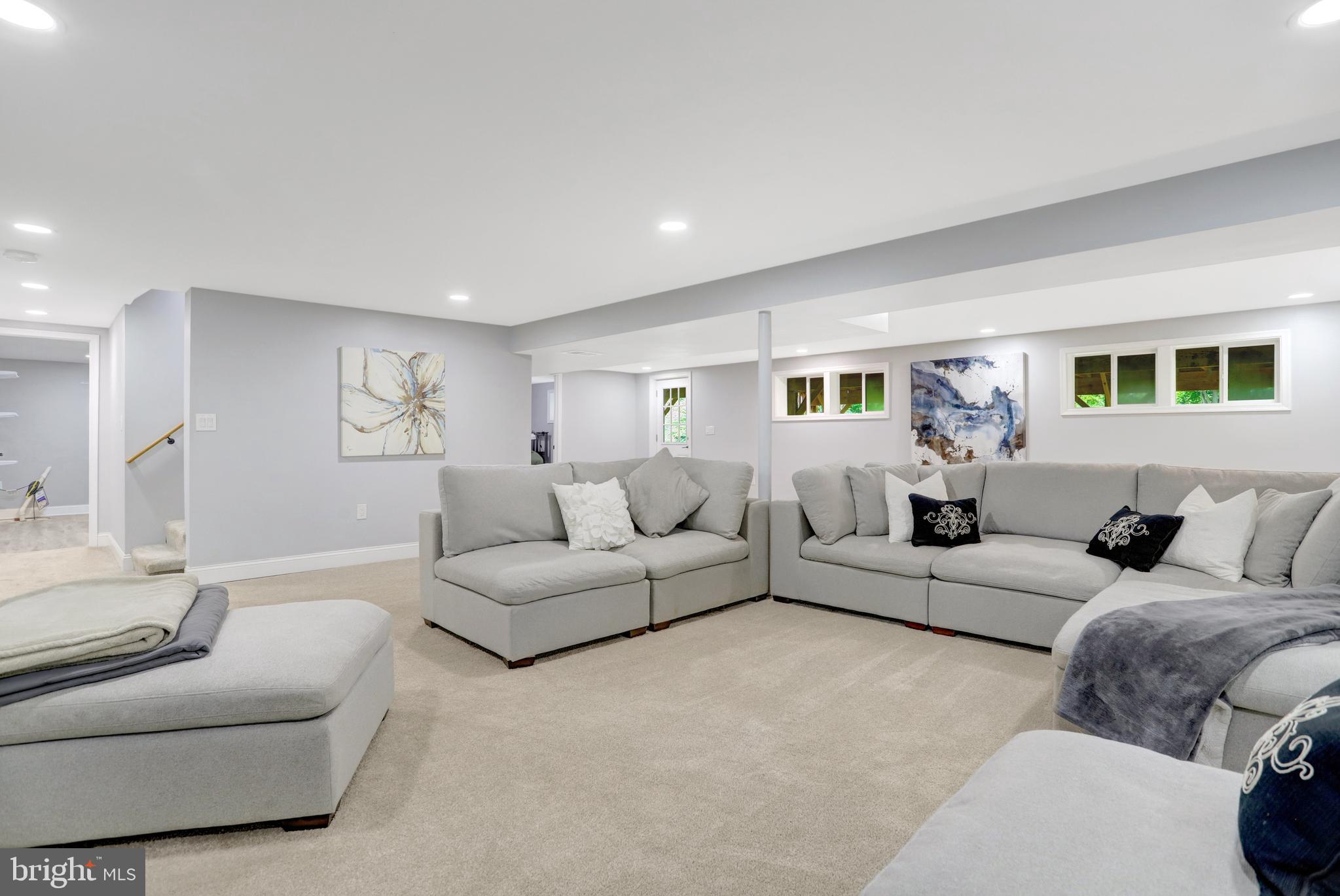 5418 INVERCHAPEL ROAD