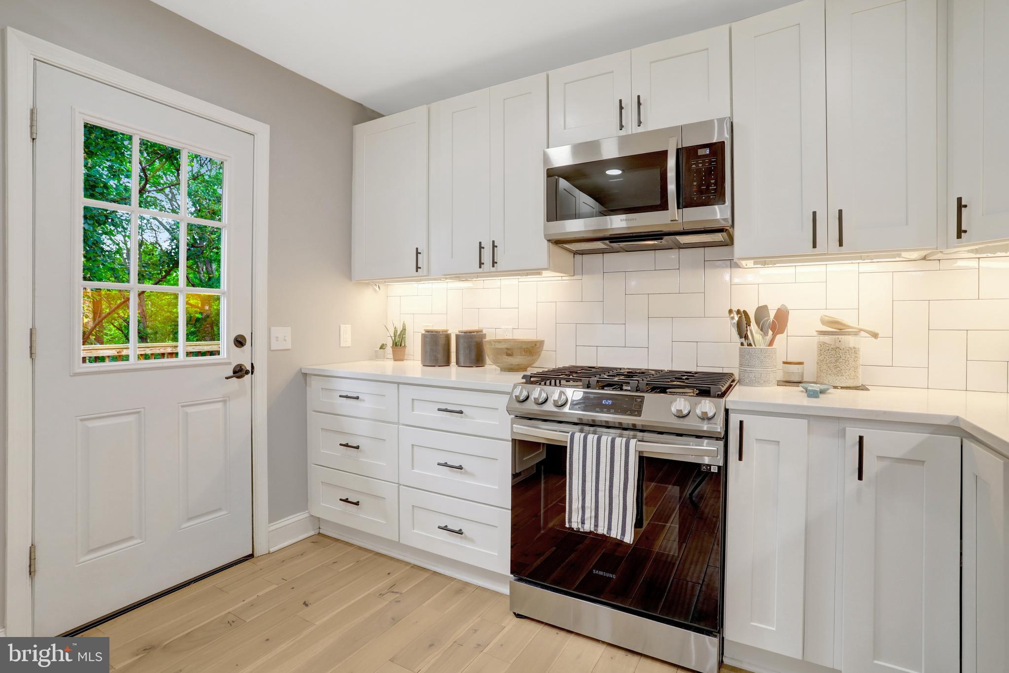 5418 INVERCHAPEL ROAD