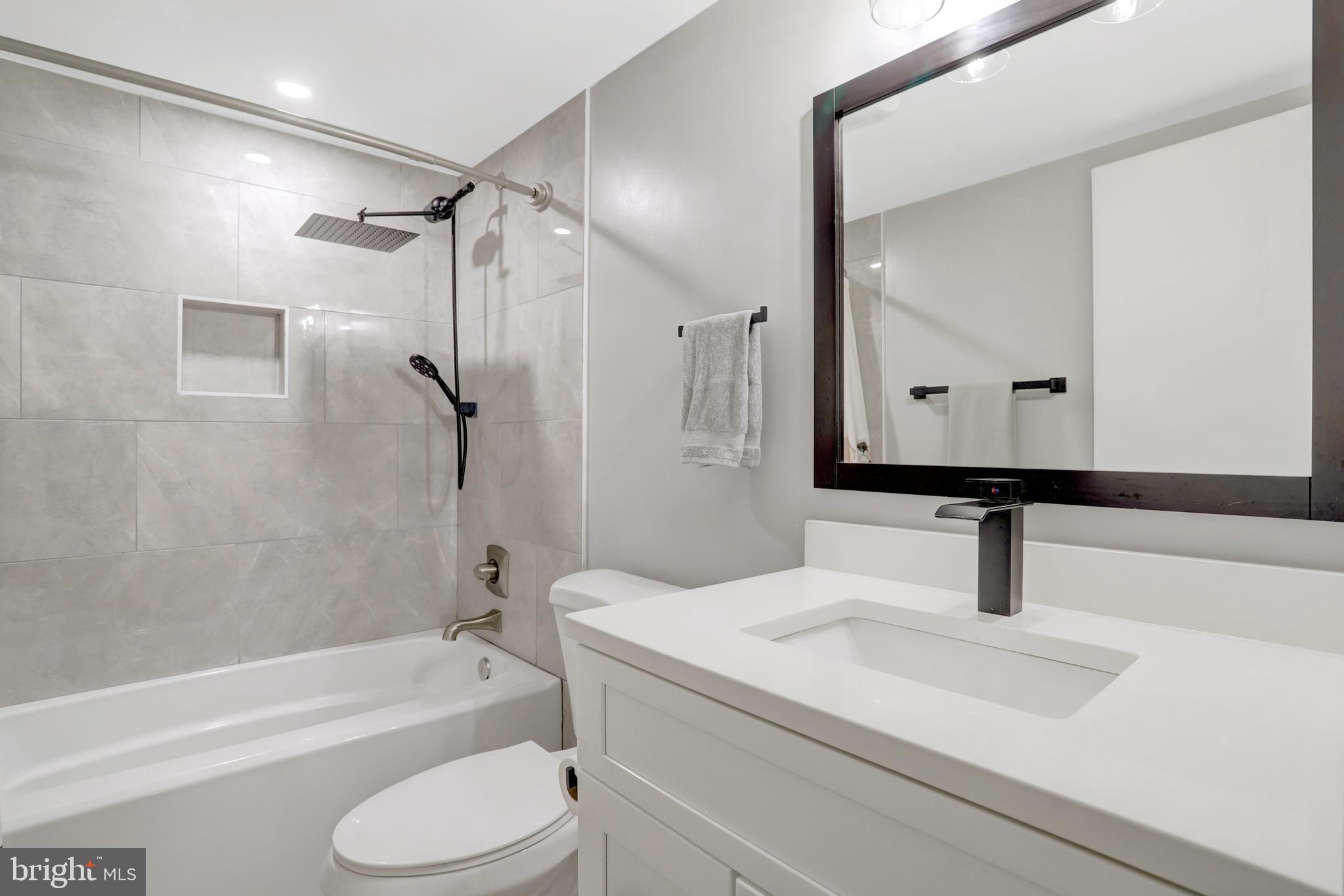 5418 INVERCHAPEL ROAD