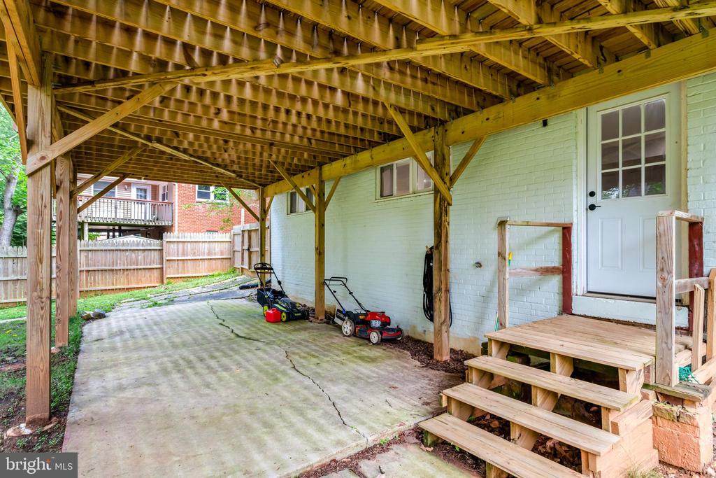 5418 INVERCHAPEL ROAD