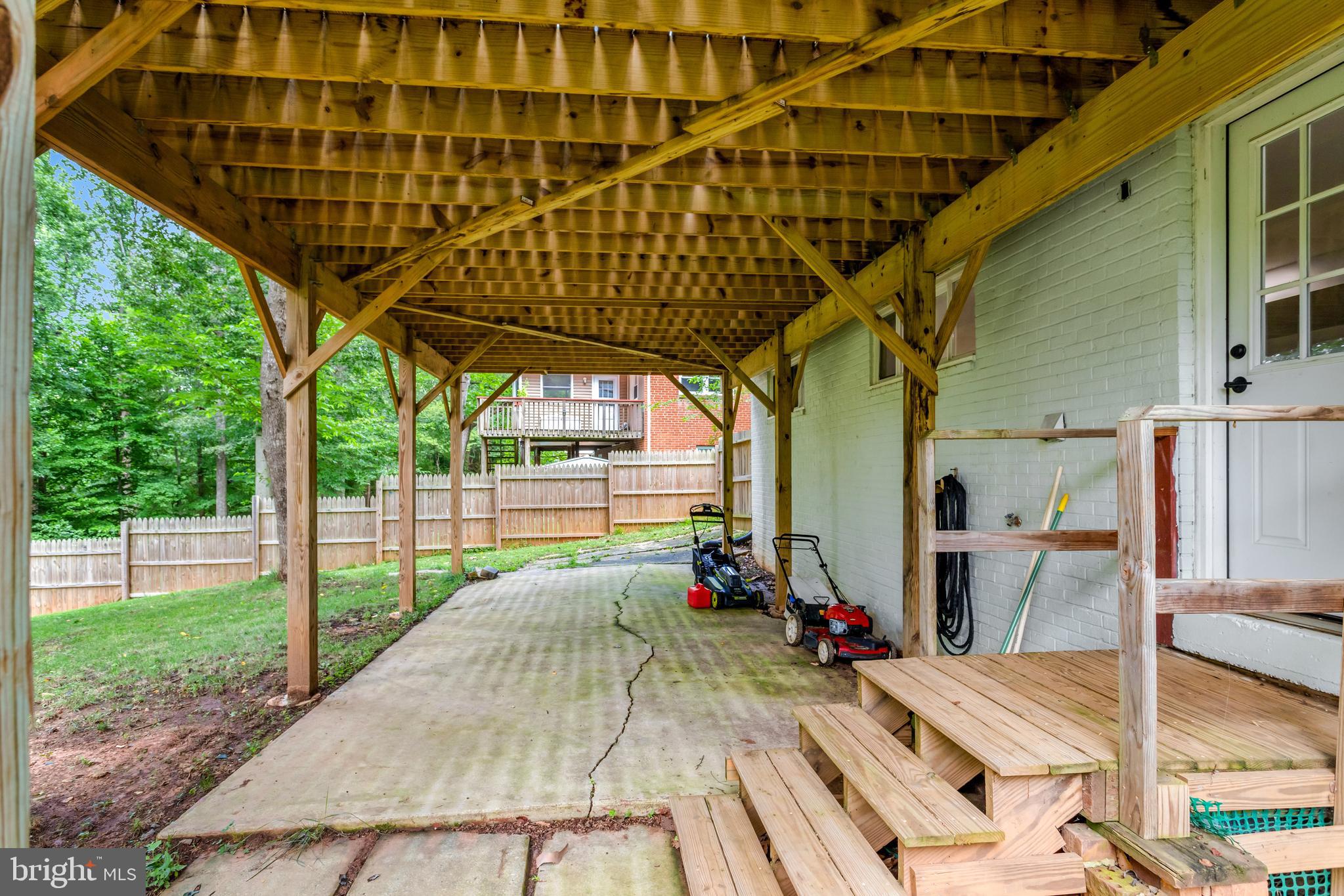 5418 INVERCHAPEL ROAD