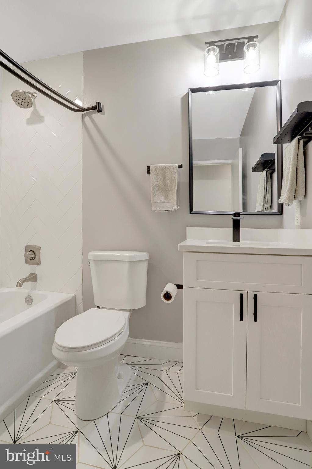 5418 INVERCHAPEL ROAD