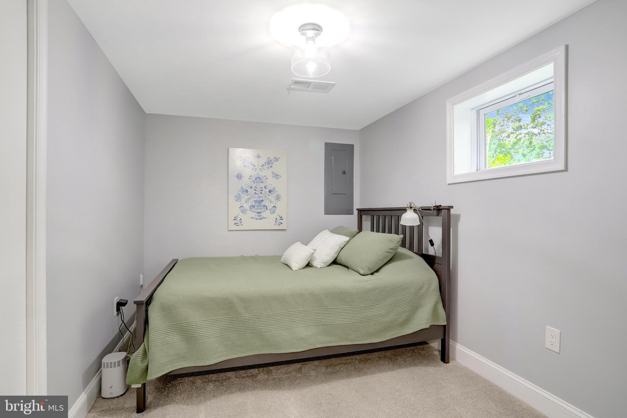 5418 INVERCHAPEL ROAD