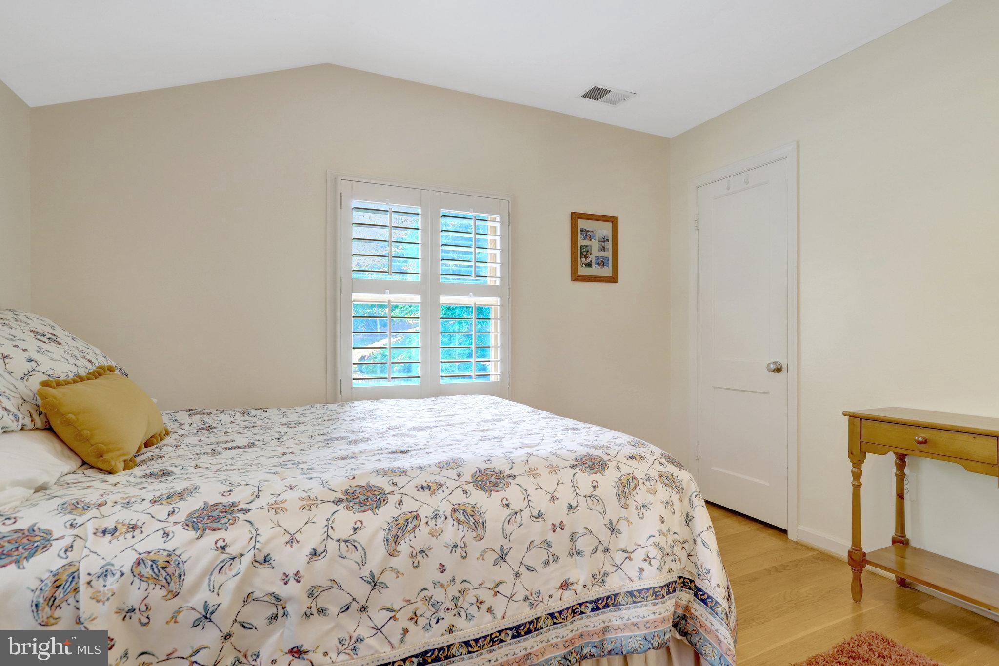 6433 OVERBROOK STREET