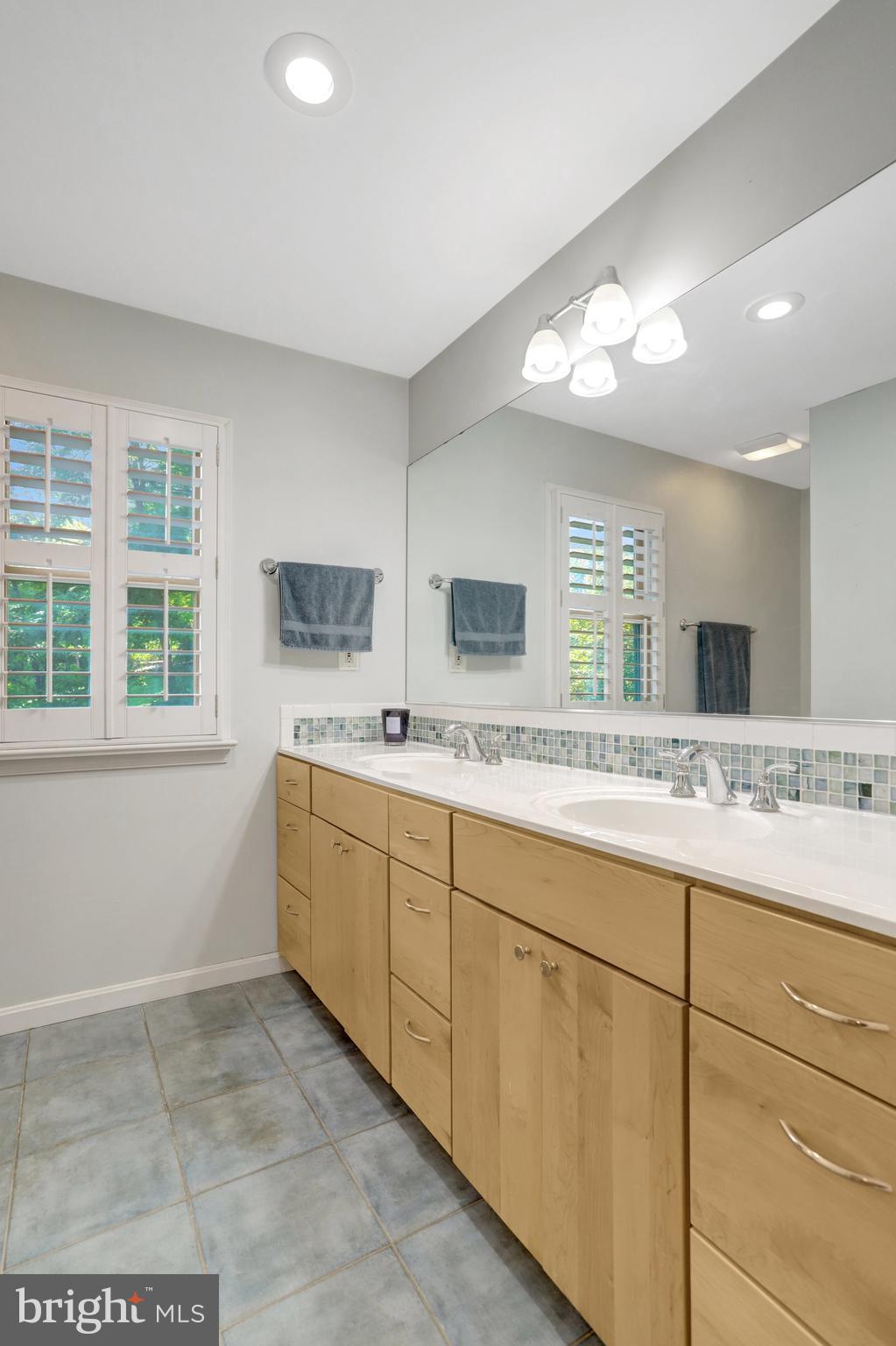 6433 OVERBROOK STREET