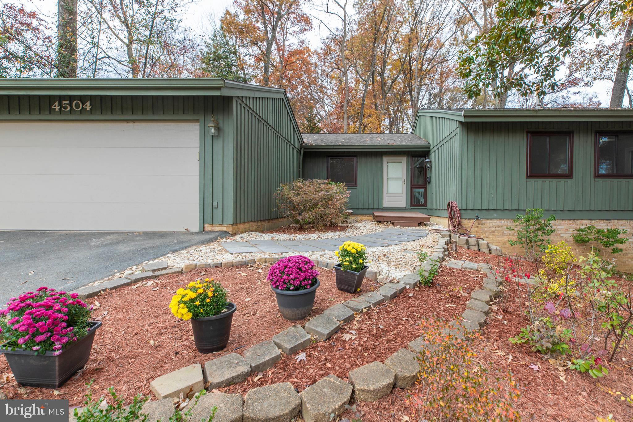 4504 WAKEFIELD DRIVE