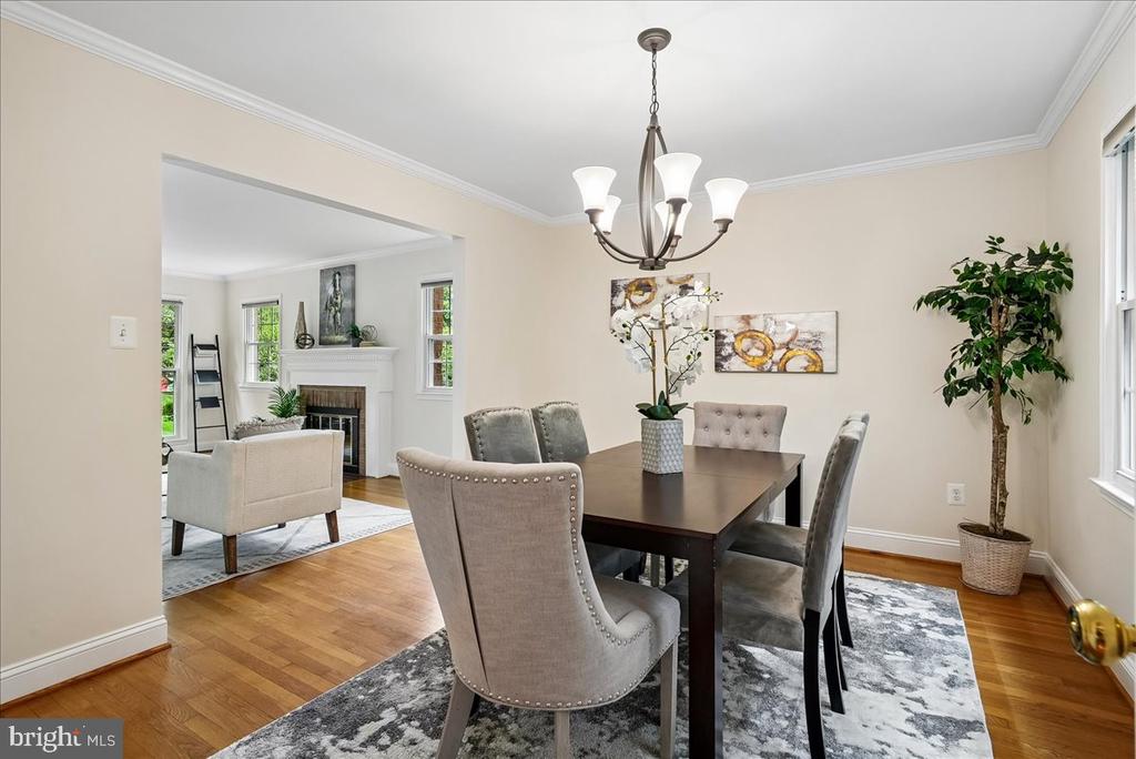 3215 AMBERLEY LANE