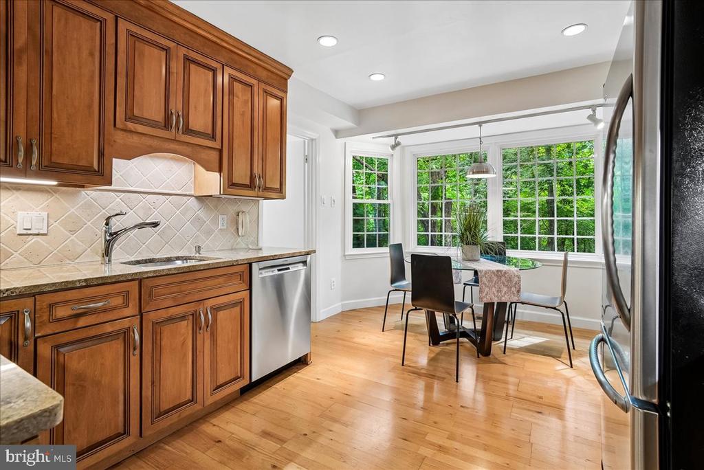 3215 AMBERLEY LANE