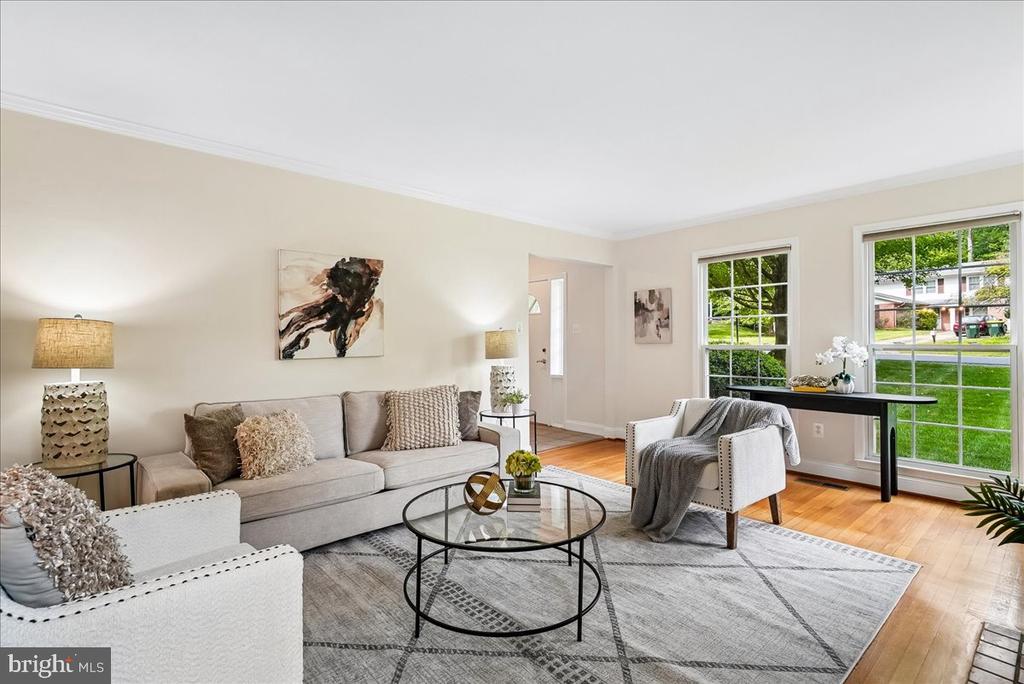 3215 AMBERLEY LANE