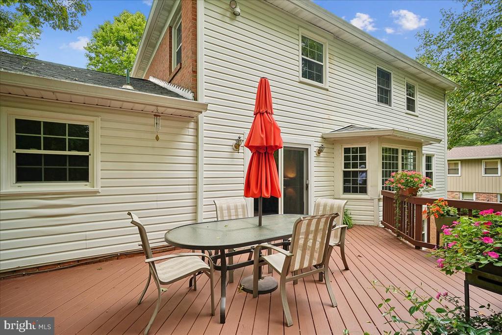 3215 AMBERLEY LANE
