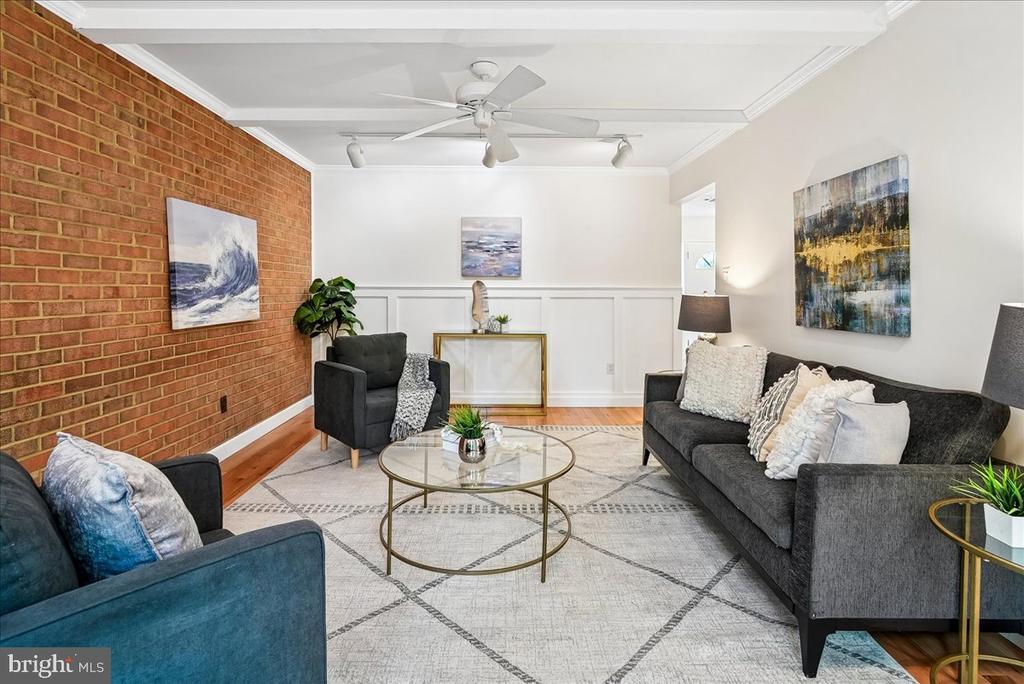 3215 AMBERLEY LANE