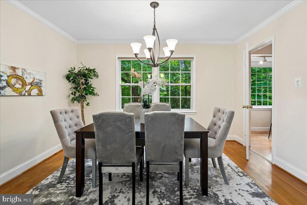 3215 AMBERLEY LANE